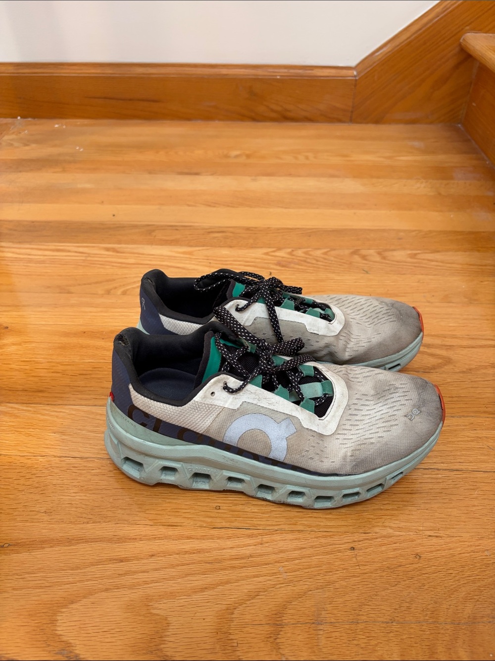 WOMEN On-cloud running shoes 8.5 Lightweight Gray and Mint Athletic Shoes